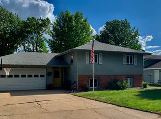 104 Vista Dr, Milbank, SD 57252