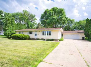 3200 E Shaulis Rd, Waterloo, IA 50702