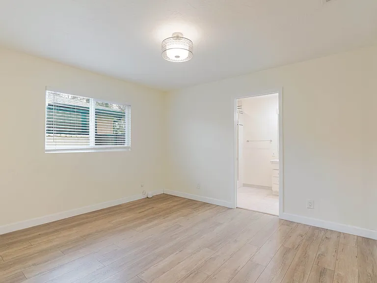 6539 Coldwater Canyon Ave — Photo 8