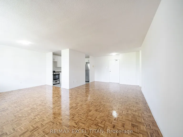 5 Glamorgan Ave #412 — Photo 3
