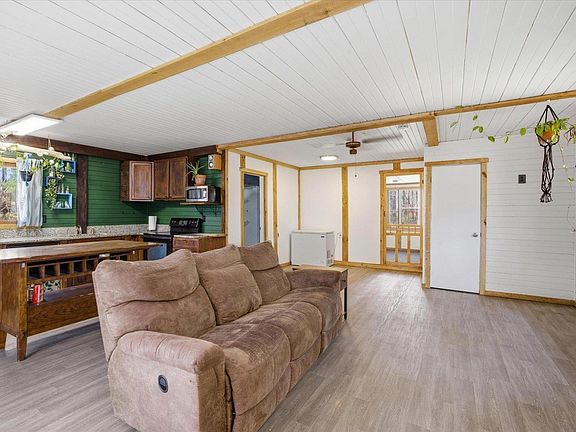 4th image of 38204 Thornbury Way