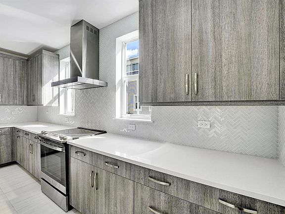 4th image of 51 NW 4th Ave