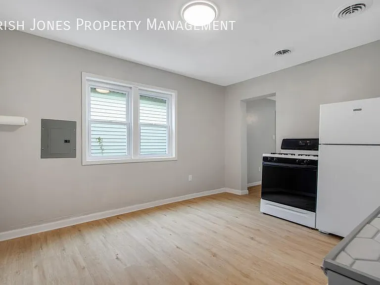 98 Edson St #3 — Photo 5