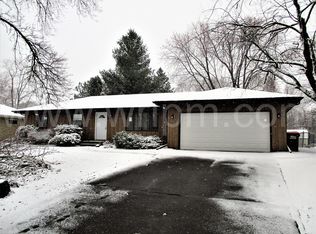 2188 Maple Ln E, Maplewood, MN 55109