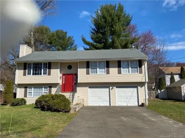 11 Walnut Ave, Trumbull, CT 06611