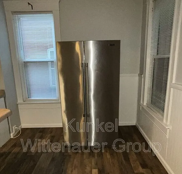 720 E D St — Photo 10
