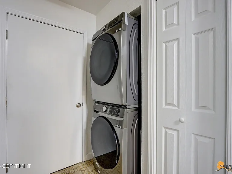 2905 Turnagain St — Photo 14