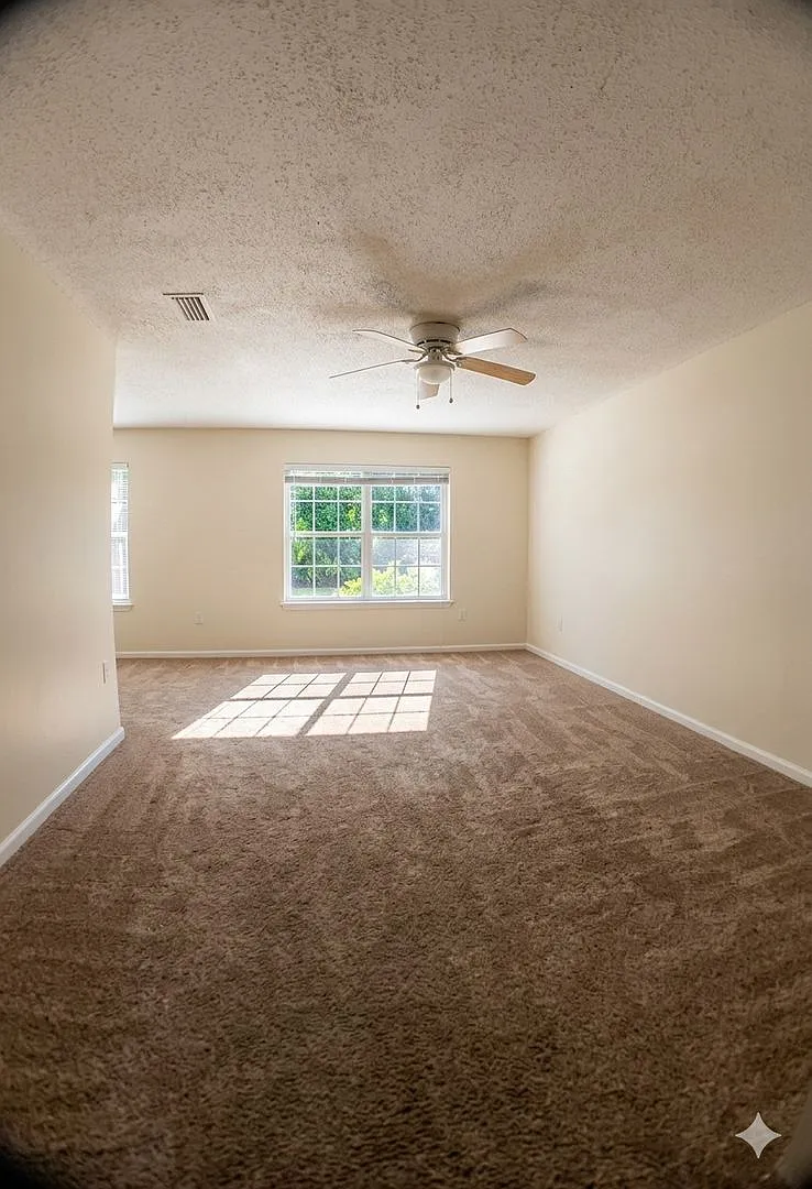 Building Photo - 524 Juanita Dr