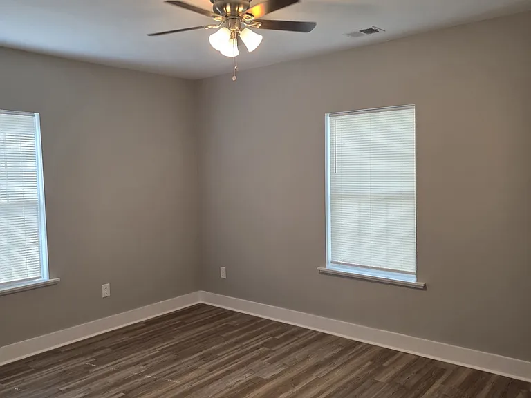 1409 Hyatt Ave #B — Photo 3