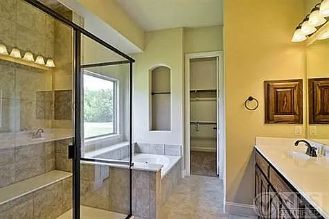 12231 Jackson Creek Dr — Photo 17