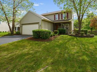 997 N Camden Ln, South Elgin, IL 60177