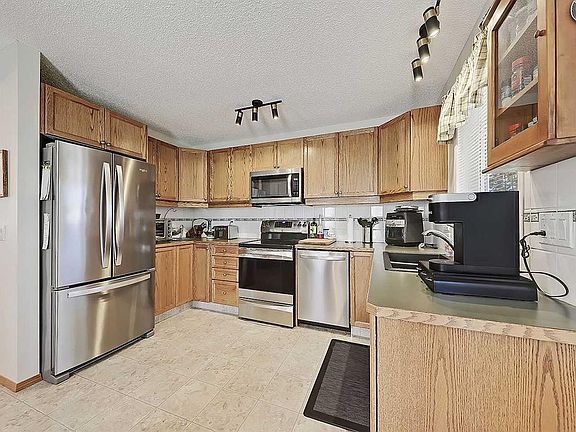 5th image of 104 W Riverside Pl NW