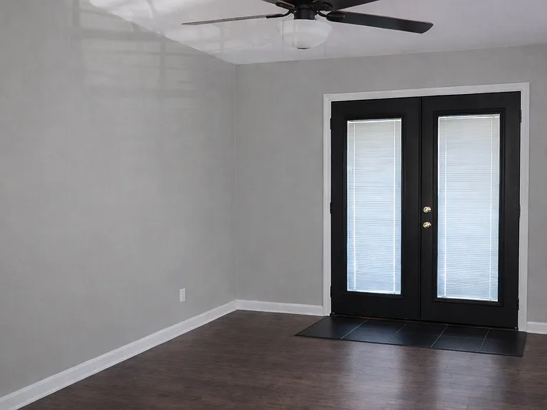 734 Burgess Ave — Photo 7