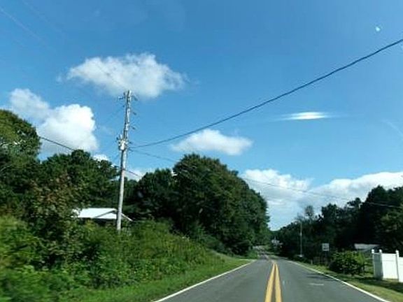 Exterior Neighborhood (street photo)