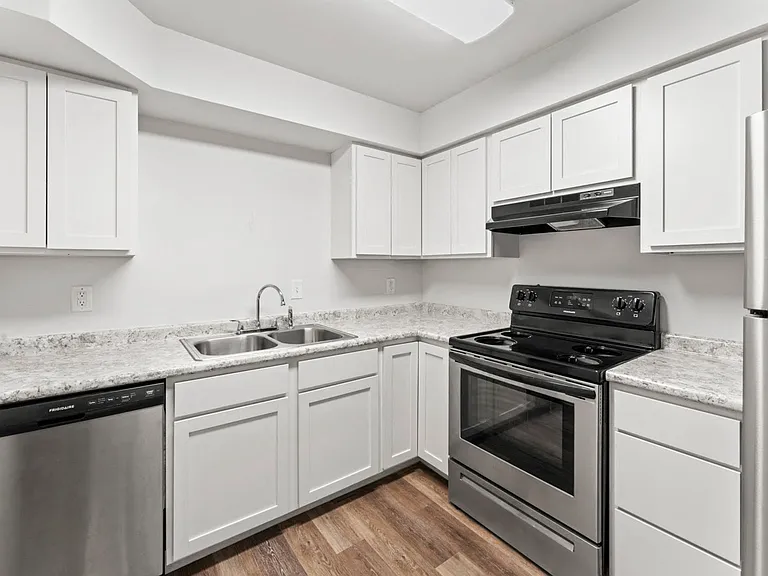 Apple Creek 2BR 2Ba