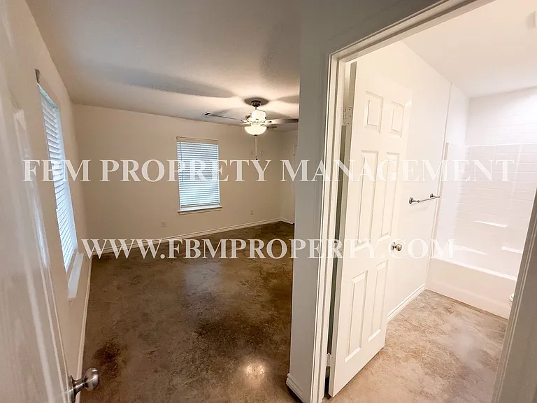 114 E Camden St - Brand New 2 Bedroom, 2 Bathroom Duplex Located in Rice, TX! — Photo 13