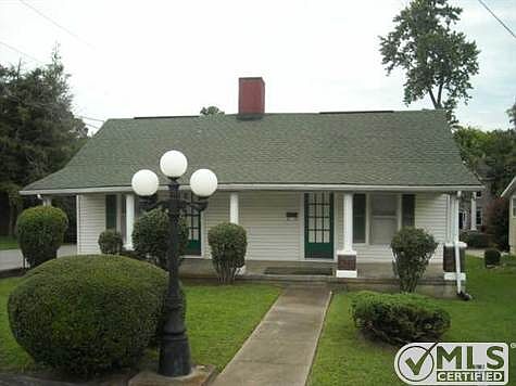 2nd image of 112 Frey St