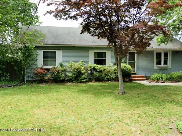 1026 Berkeley Ave, Beachwood, NJ 08722