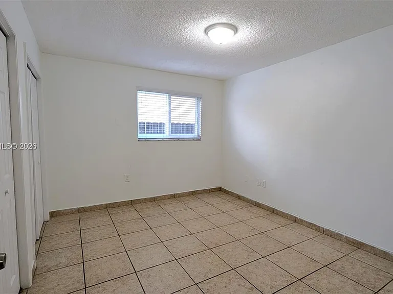 3525 SW 25th Ter #1 — Photo 6