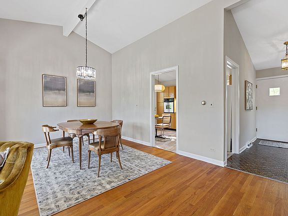 5th image of 2903 Summit Ave