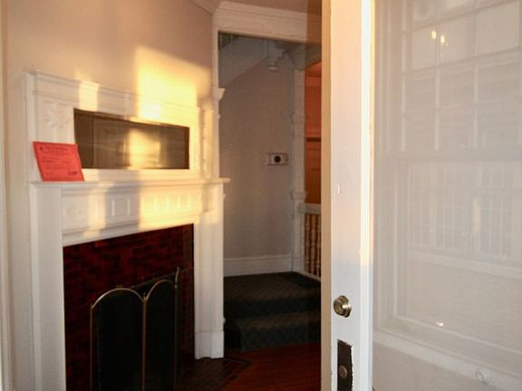 3rd image of 1609 N Front St APT 3