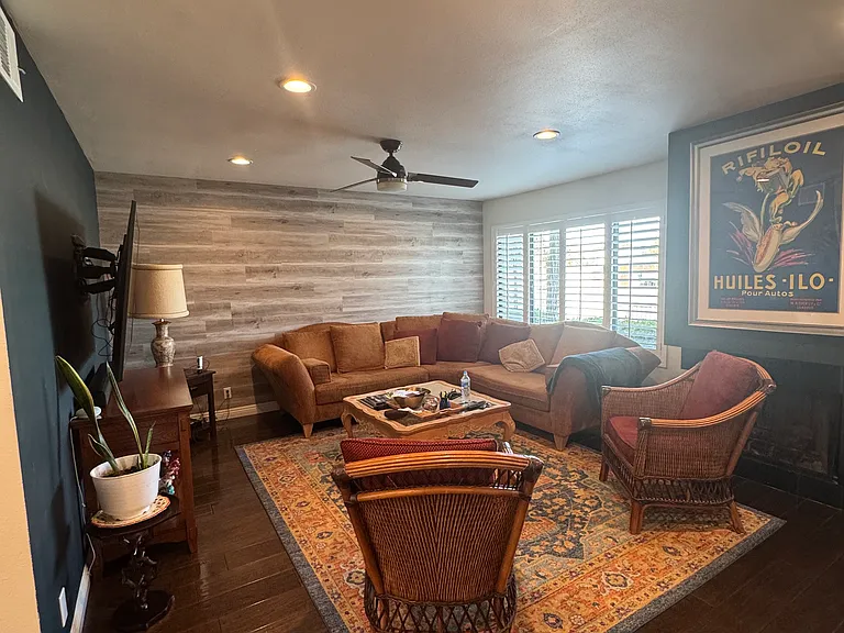 6801 Valley Circle Blvd #20 — Photo 2