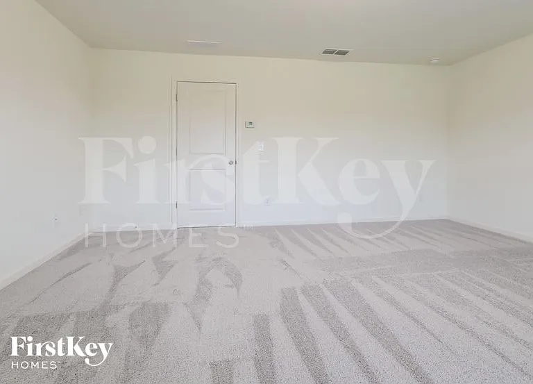 135 Knightsbridge Ln — Photo 7