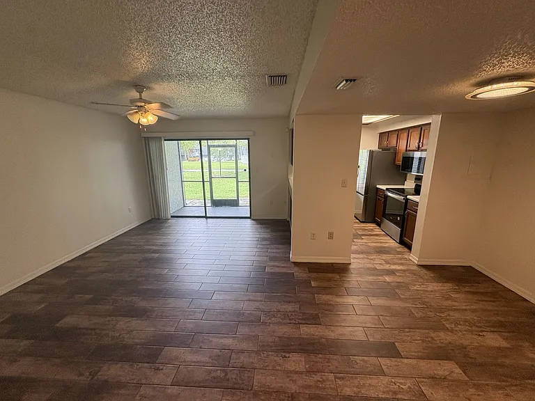 184 Riverbend Dr #101 — Photo 1