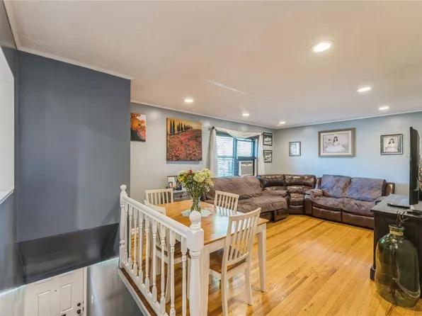 217-22 73rd Avenue image 3 of 17