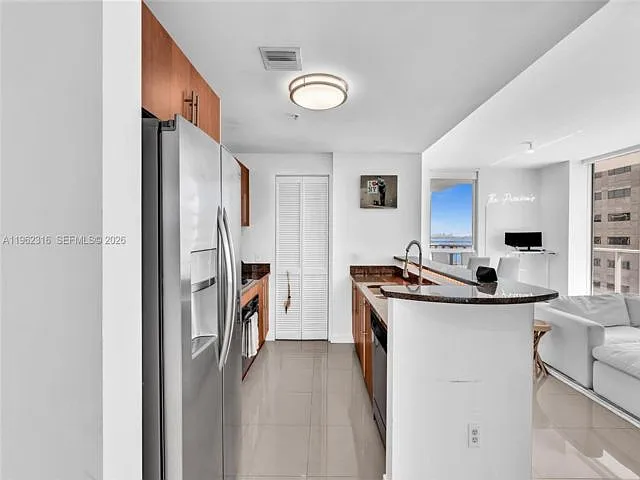 300 S Biscayne Blvd #2916 — Photo 4
