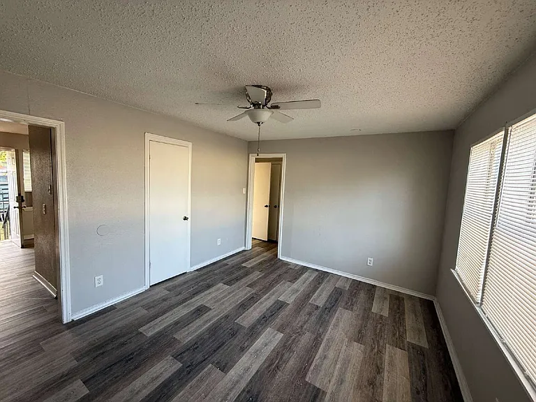 4522 Columbia Ave #2 — Photo 3