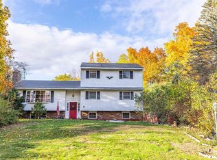 27 Terwilliger Rd, Hyde Park, NY 12538