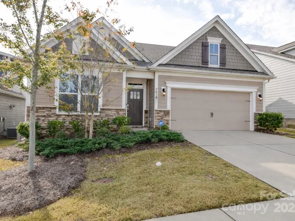 5010 Grand Champion Ct, Iron Station, NC 28080