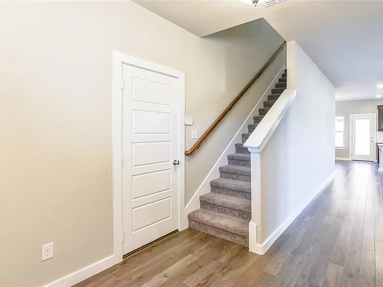 2305 Paxton Way — Photo 22