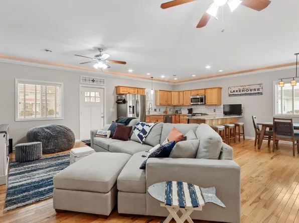 163 Fontana AVENUE, Fontana, WI 53125