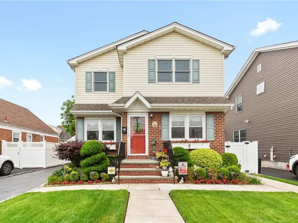637 Ardsley Boulevard, Garden City, NY 11530