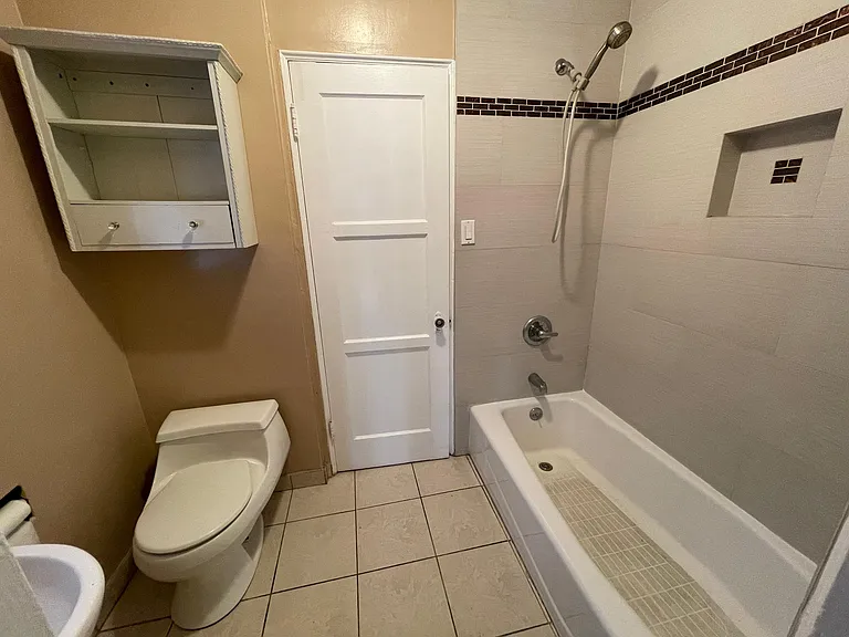 1060 S Corning St — Photo 9