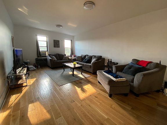 2nd image of 1035 Washington Ave #5B