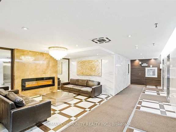 3rd image of 100 Wingarden Ct #616