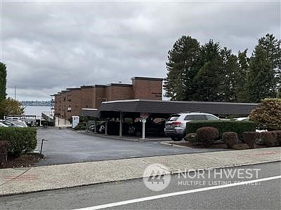 2nd image of 5535 Lake Washington Boulevard NE #108