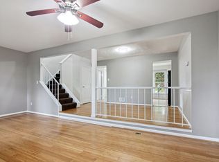 3872 Bradwater St, Fairfax, VA 22031