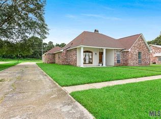 10911 Norway Pine Dr, Greenwell Springs, LA 70739