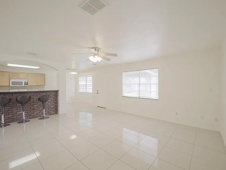 9811 Mango St — Photo 8