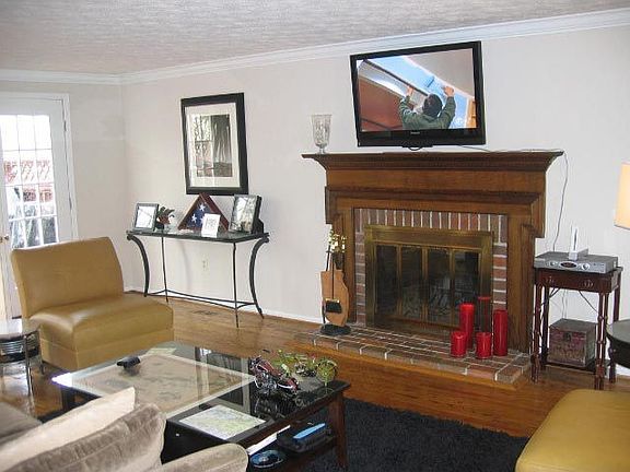 Living room with Fireplace