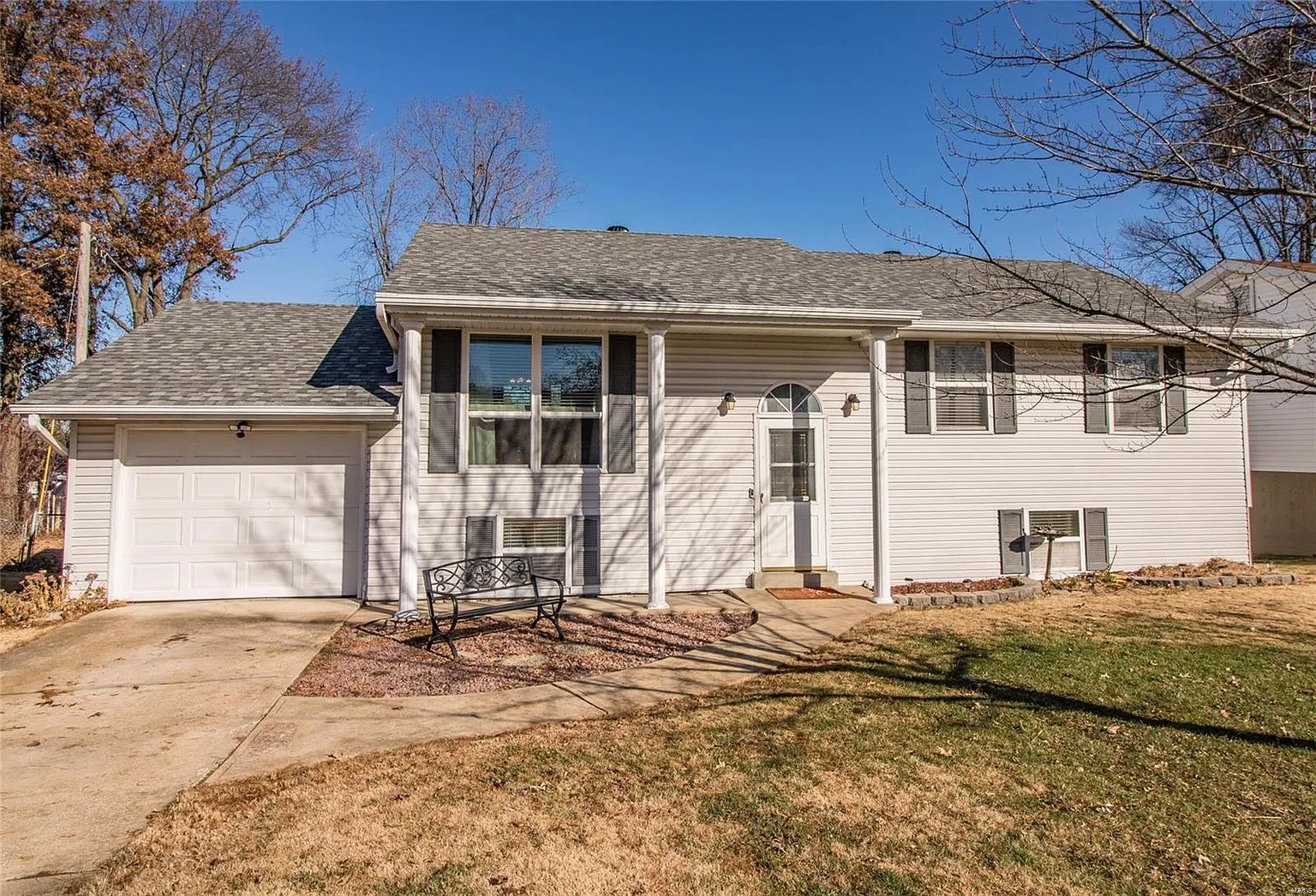 127 Cherbourg Dr photo 1