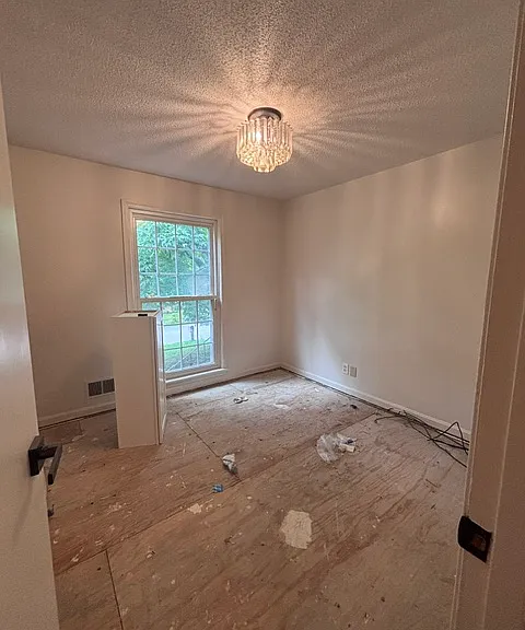 8901 Collingwood Rd — Photo 22