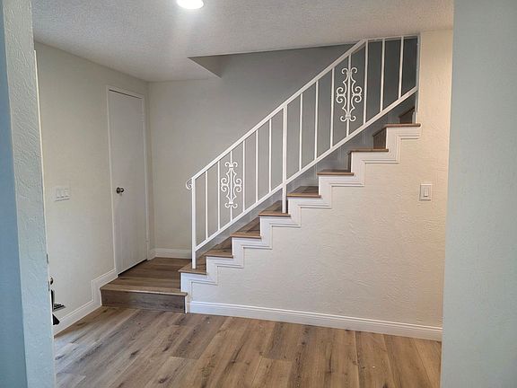 5th image of 1120 Sycamore Ave APT 3