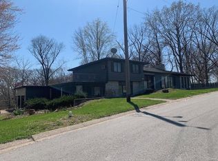 2009 Crescent Dr, Hannibal, MO 63401