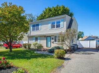 73 Burnside Pl, Wanaque Boro, NJ 07420