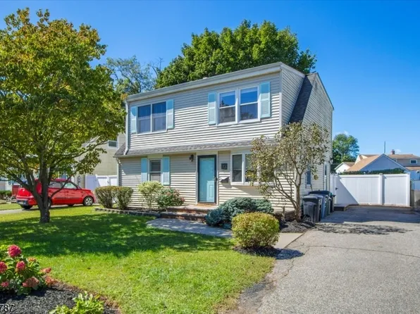 73 Burnside Pl, Wanaque Boro, NJ 07420